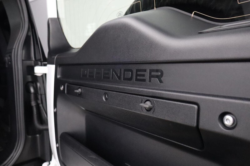 Used Land Rover Defender 2024 for sale - 78067154: Photo 30