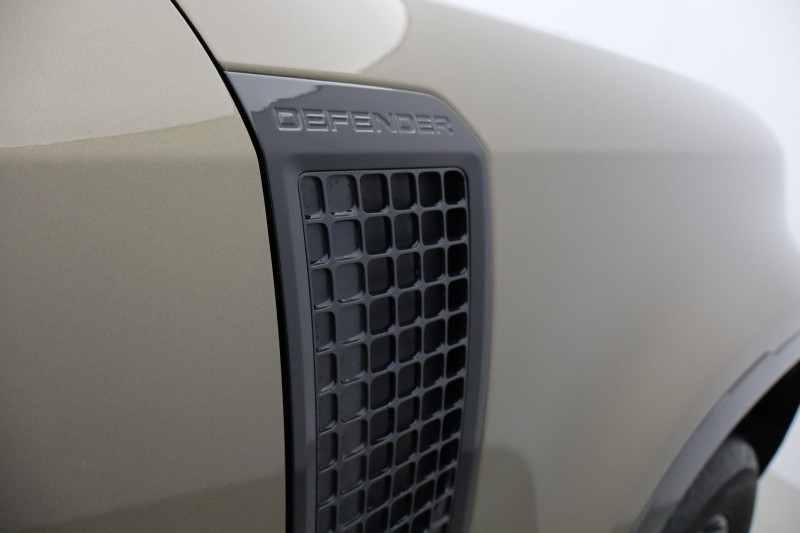 Used Land Rover Defender 2022 for sale - 76981068: Photo 28