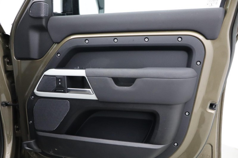 Used Land Rover Defender 2022 for sale - 76981068: Photo 37