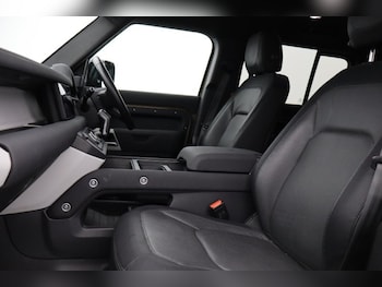 Used Land Rover Defender 2022 for sale - 76981068: Photo