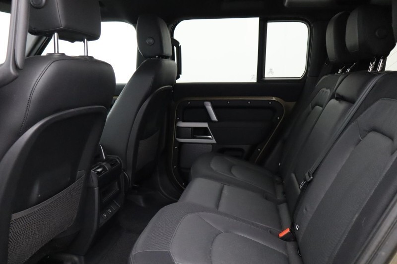 Used Land Rover Defender 2022 for sale - 76981068: Photo 4