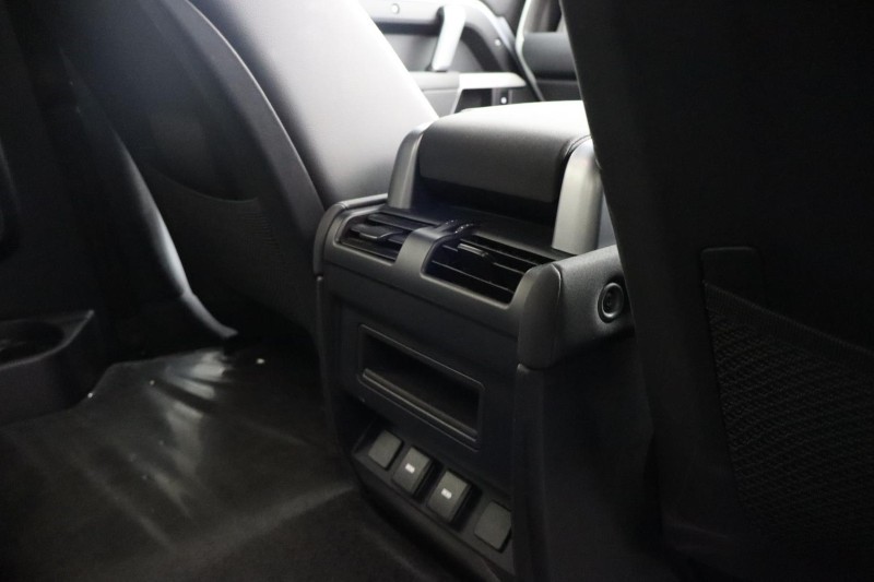 Used Land Rover Defender 2023 for sale - 78067148: Photo 18