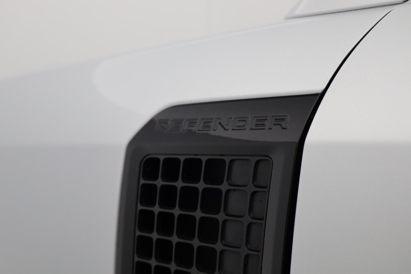 Used Land Rover Defender 2023 for sale - 78067148: Photo 37