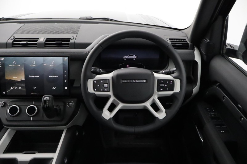 Used Land Rover Defender 2025 for sale - 77715020: Photo 15