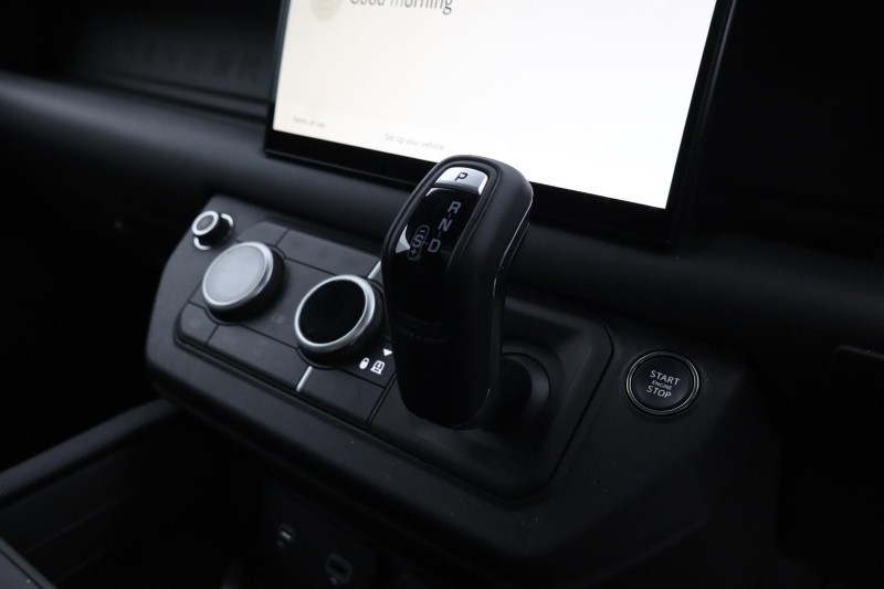 Used Land Rover Defender 2023 for sale - 76981809: Photo 13