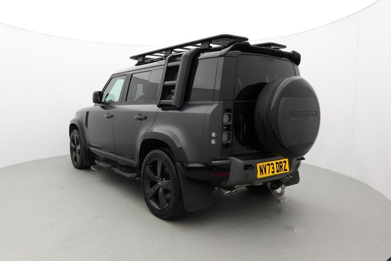 Used Land Rover Defender 2023 for sale - 76981809: Photo 2