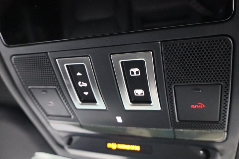 Used Land Rover Defender 2023 for sale - 76981809: Photo 31