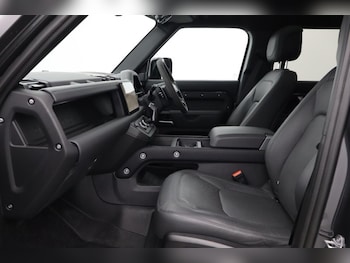 Used Land Rover Defender 2023 for sale - 76981809: Photo