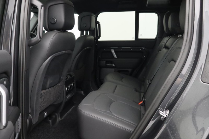 Used Land Rover Defender 2023 for sale - 76981809: Photo 4