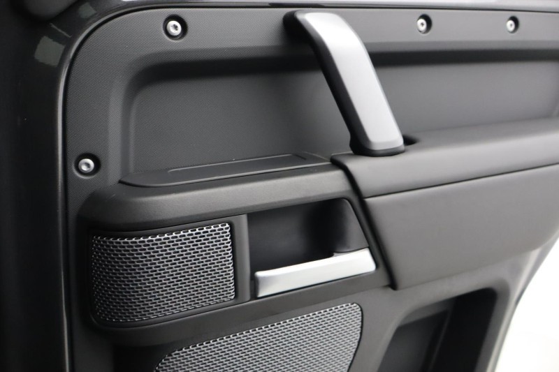 Used Land Rover Defender 2023 for sale - 76981809: Photo 44