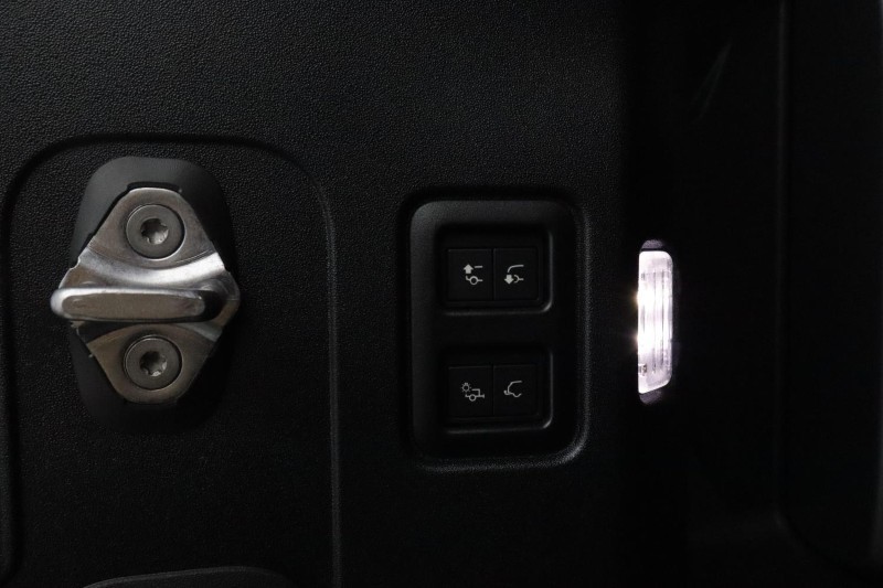 Used Land Rover Defender 2023 for sale - 76981809: Photo 48