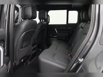 Used Land Rover Defender 2023 for sale - 76981809: Photo