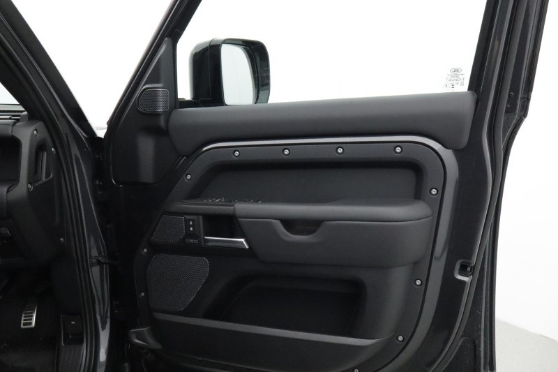 Used Land Rover Defender 2023 for sale - 76981809: Photo 67