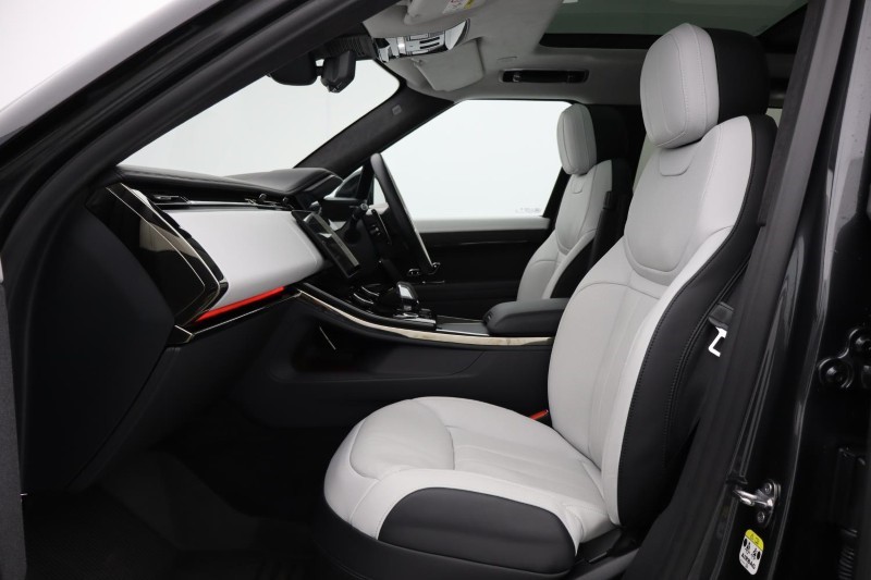 Used Land Rover Range Rover Sport 2023 for sale - 76983934: Photo 3