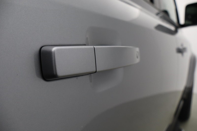 Used Land Rover Defender 2023 for sale - 77813026: Photo 32