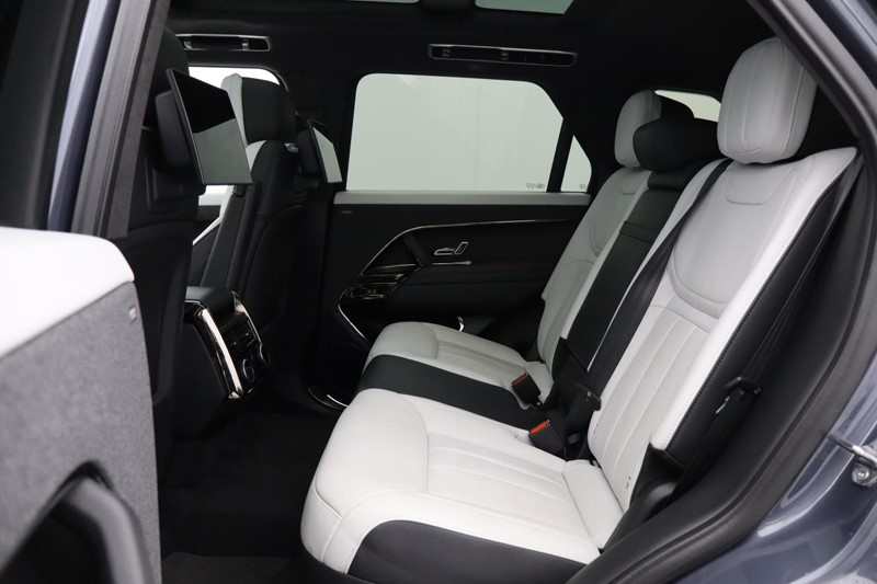 Used Land Rover Range Rover Sport 2024 for sale - 77435235: Photo 4