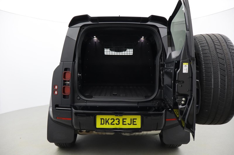 Used Land Rover Defender 2025 for sale - 77300592: Photo 10