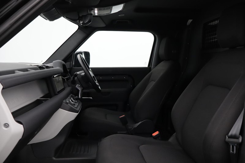 Used Land Rover Defender 2025 for sale - 77300592: Photo 3