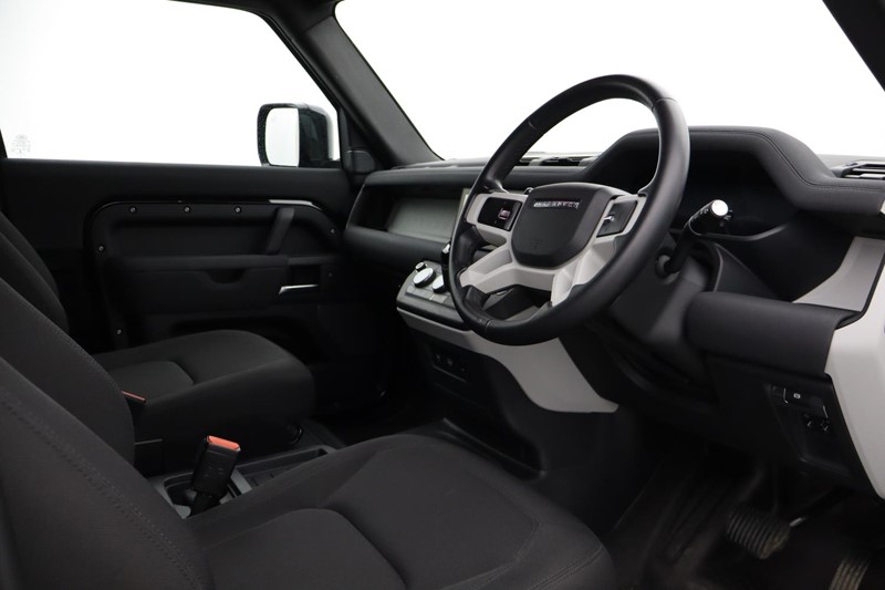 Used Land Rover Defender 2025 for sale - 77300592: Photo 9