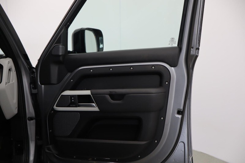 Used Land Rover Defender 2022 for sale - 77715018: Photo 37