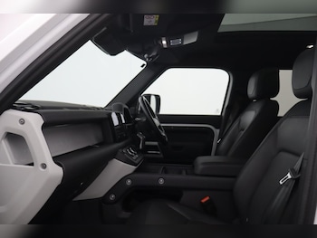 Used Land Rover Defender 2023 for sale - 78199128: Photo