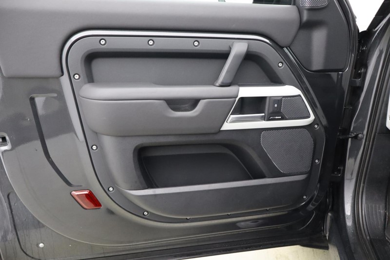 Used Land Rover Defender 2023 for sale - 77504472: Photo 25