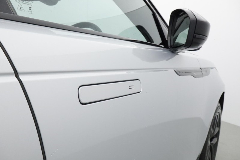 Used Land Rover Range Rover Velar 2025 for sale - 76981486: Photo 30