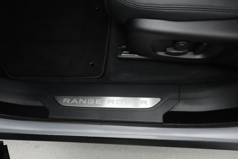 Used Land Rover Range Rover Velar 2025 for sale - 76981486: Photo 40