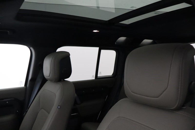 Used Land Rover Defender 2024 for sale - 77988573: Photo 30