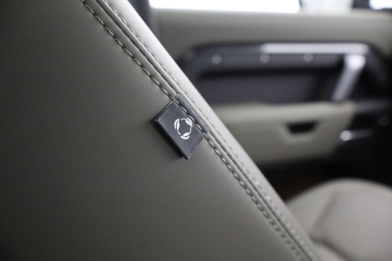 Used Land Rover Defender 2024 for sale - 77988573: Photo 61