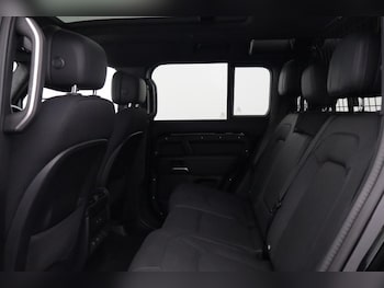 Used Land Rover Defender 2025 for sale - 79071169: Photo