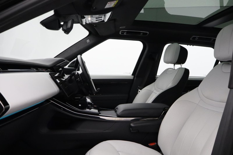 Used Land Rover Range Rover Sport 2024 for sale - 78179947: Photo 4