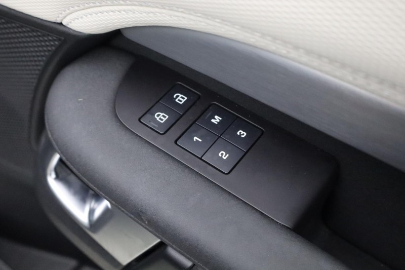 Used Land Rover Discovery 2023 for sale - 77025621: Photo 29