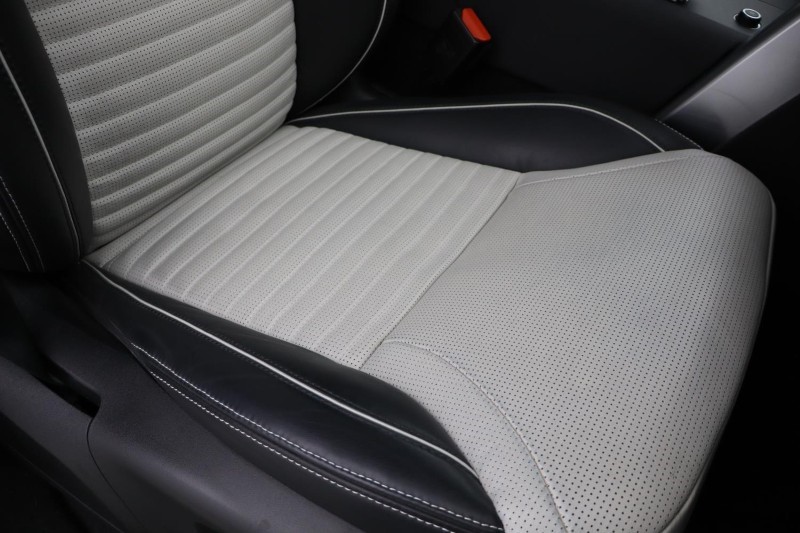 Used Land Rover Discovery 2023 for sale - 77025621: Photo 30