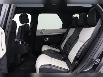 Used Land Rover Discovery 2023 for sale - 77025621: Photo