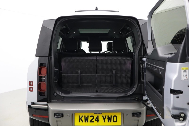 Used Land Rover Defender 2024 for sale - 76982204: Photo 10