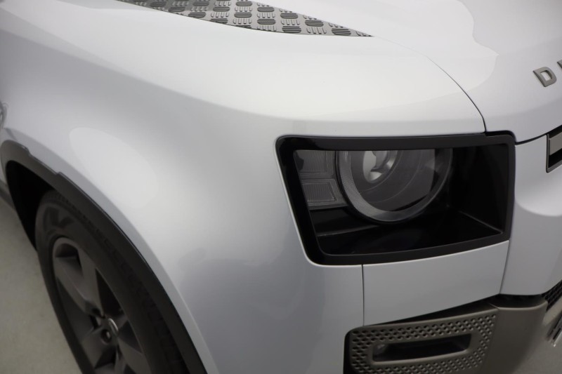 Used Land Rover Defender 2024 for sale - 76982204: Photo 17