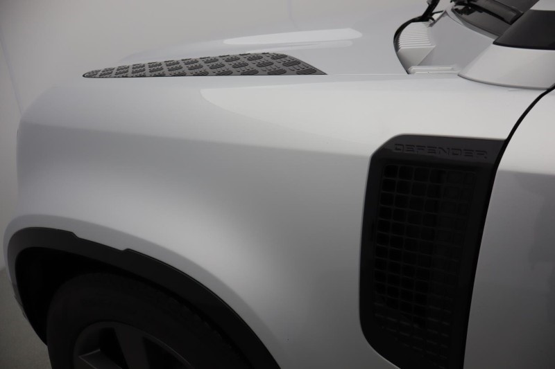 Used Land Rover Defender 2024 for sale - 76982204: Photo 26