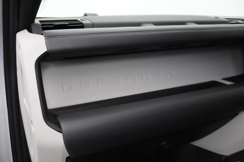 Used Land Rover Defender 2024 for sale - 76982204: Photo 36