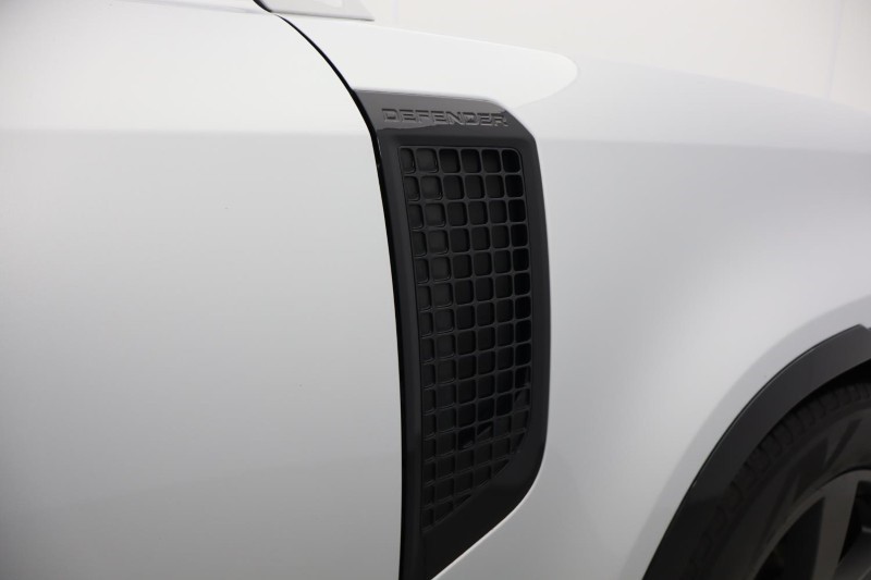 Used Land Rover Defender 2024 for sale - 76982204: Photo 39