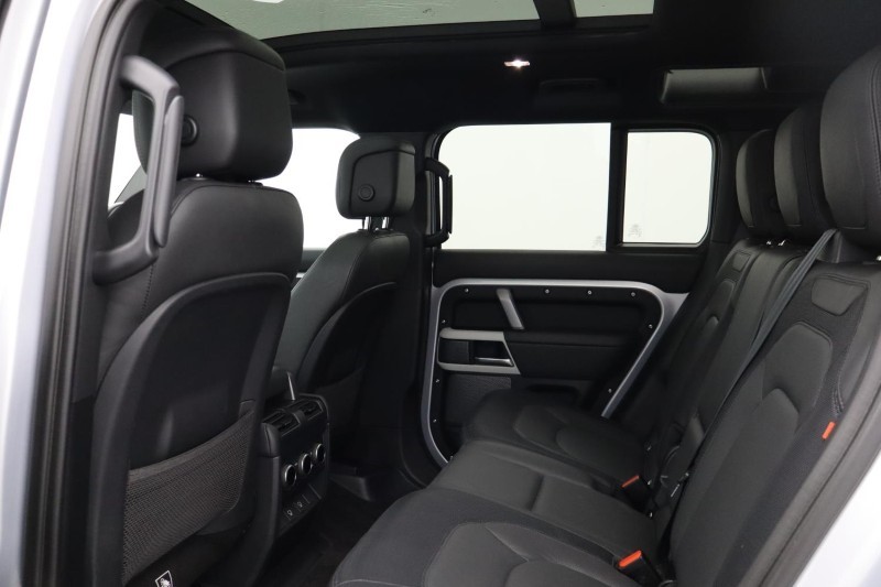 Used Land Rover Defender 2024 for sale - 76982204: Photo 4