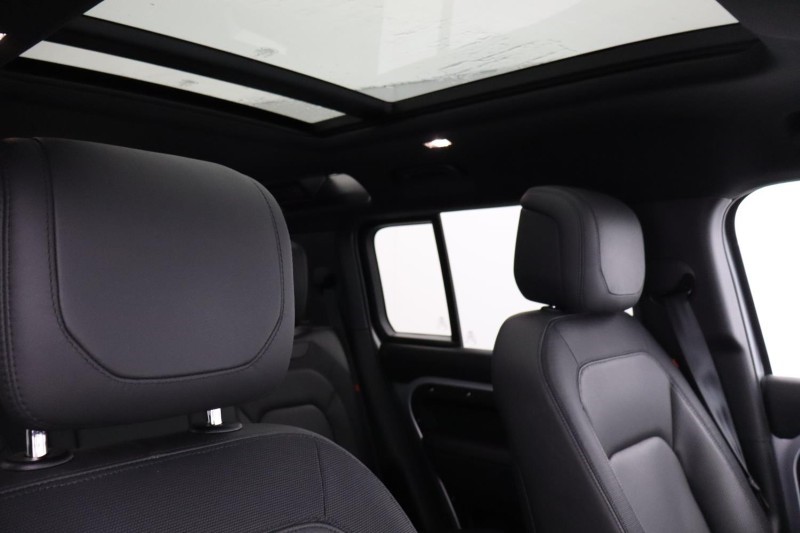Used Land Rover Defender 2024 for sale - 76982204: Photo 45