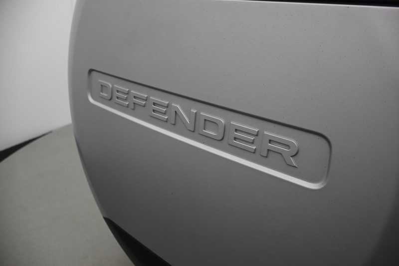Used Land Rover Defender 2021 for sale - 77248137: Photo 17