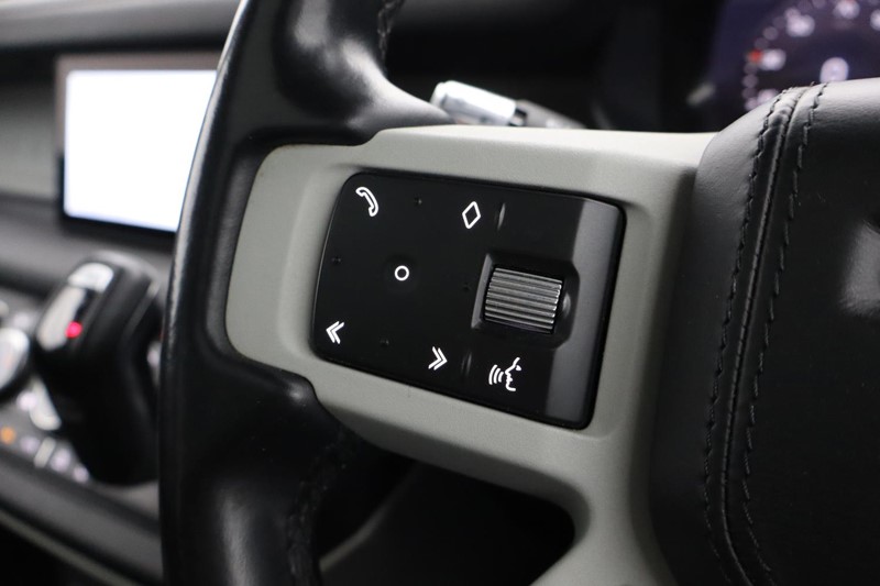 Used Land Rover Defender 2021 for sale - 77248137: Photo 24