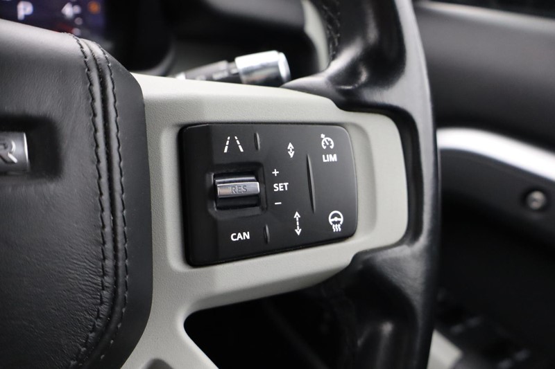 Used Land Rover Defender 2021 for sale - 77248137: Photo 25