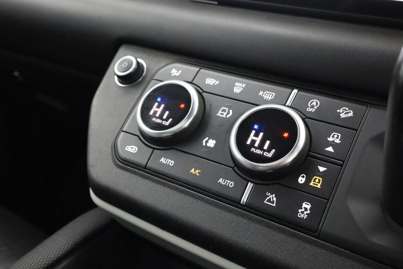 Used Land Rover Defender 2021 for sale - 77248137: Photo 26