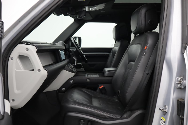 Used Land Rover Defender 2021 for sale - 77248137: Photo 3