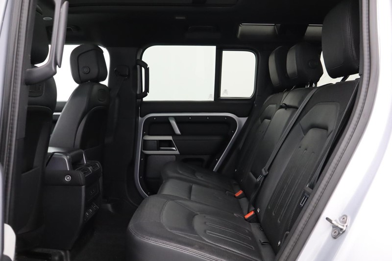 Used Land Rover Defender 2021 for sale - 77248137: Photo 4
