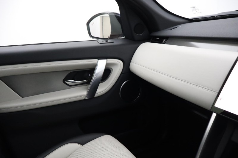 Used Land Rover Discovery Sport 2024 for sale - 77915621: Photo 51