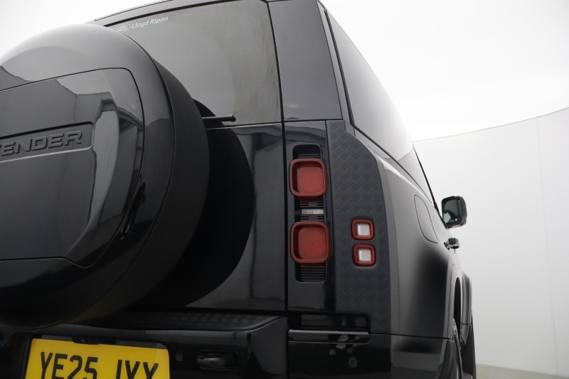 Used Land Rover Defender 2025 for sale - 78123273: Photo 24